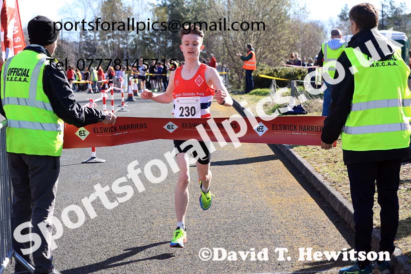 Boys and Girls Under-15s 2024 Elswick Harriers Good Friday Relays, Newburn, Newcastle Upon Tyne  Photo: David T. Hewitson/Sports for All Pics